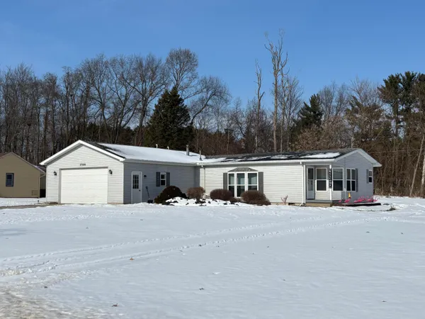 $249,000 | 27586 Northland Drive, Sturgis, MI 49091