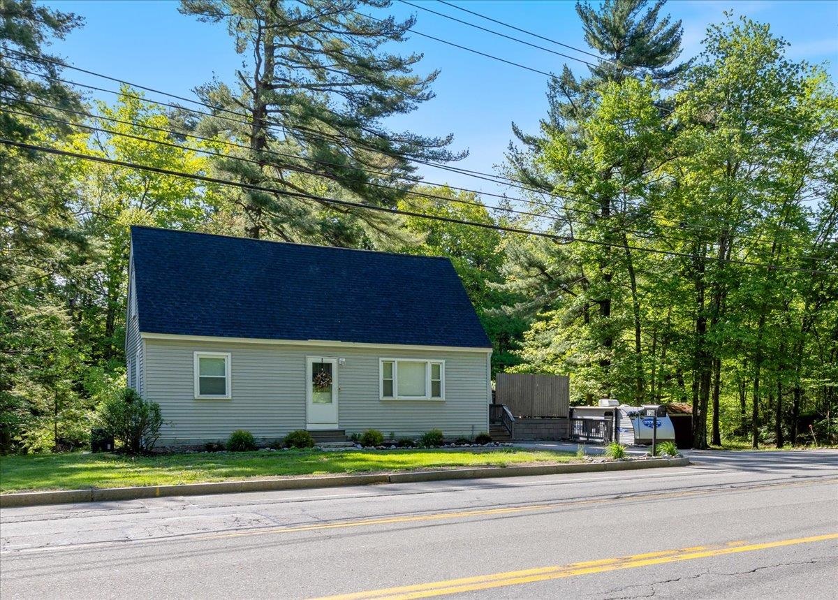 736 Columbus Avenue Rochester, NH 03867 - Photo 3 of 40
