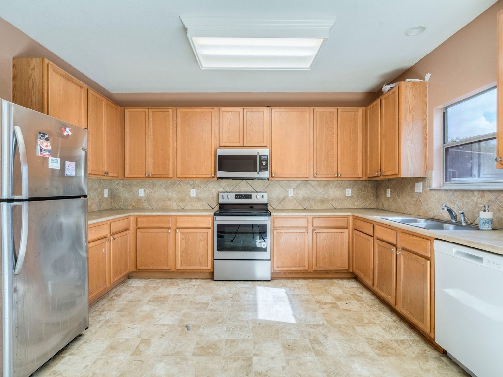 101 Pimlico Kyle, TX 78640 - Photo 6 of 29