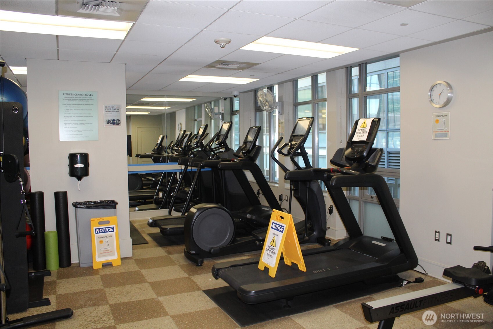 819 Virginia Street, Unit 2808 Seattle, WA 98101 - Photo 27 of 34 a view of a room with gym equipment
