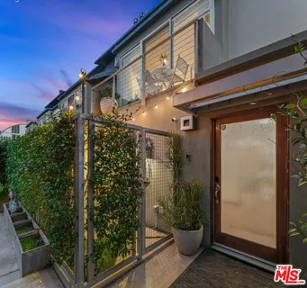 $2,195,000 | 512 Brooks Avenue, Unit 6, Venice, CA 90291