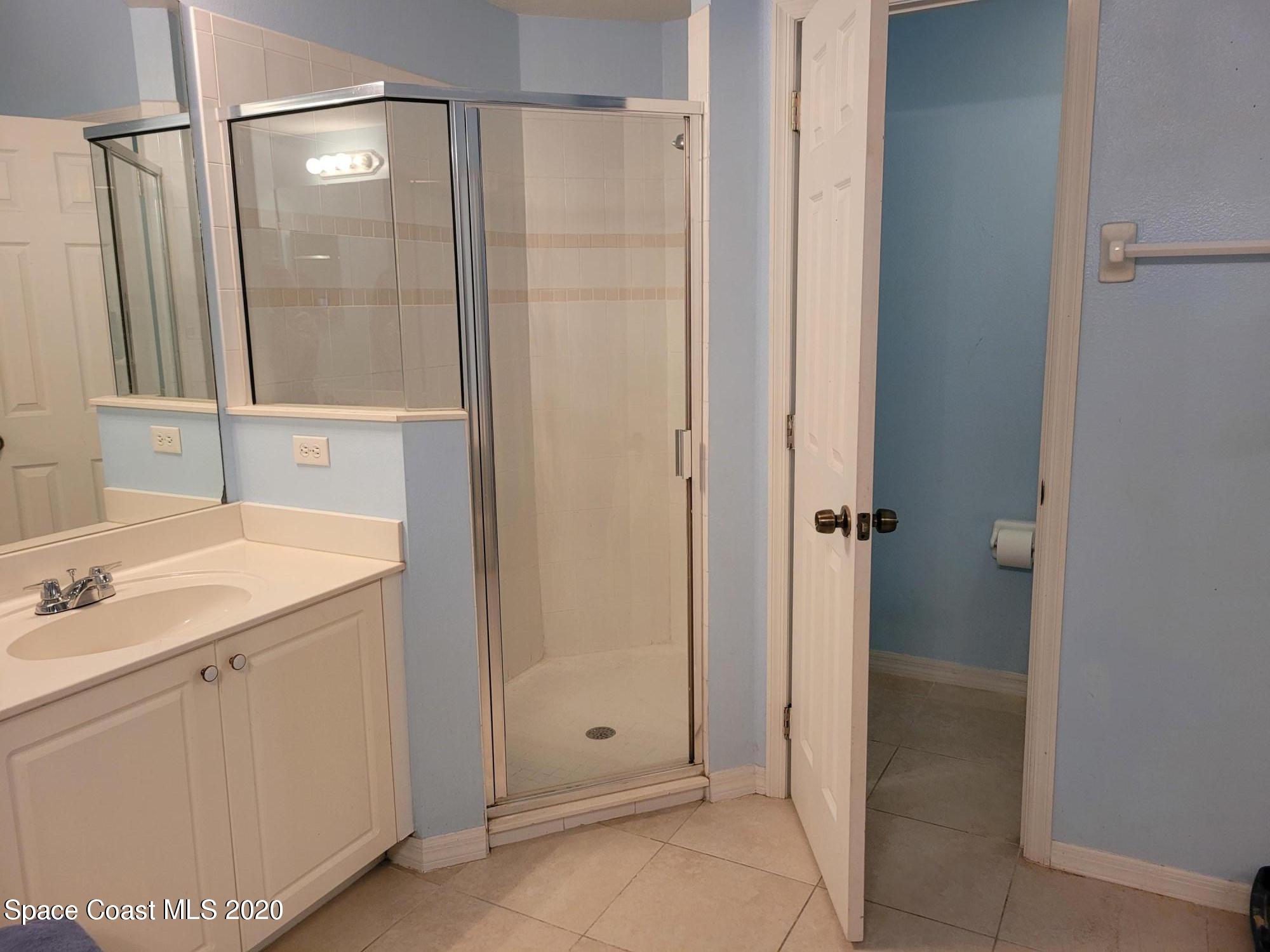 736 Carriage Hill Road Melbourne, FL 32940 - Photo 8 of 16 Master Bath