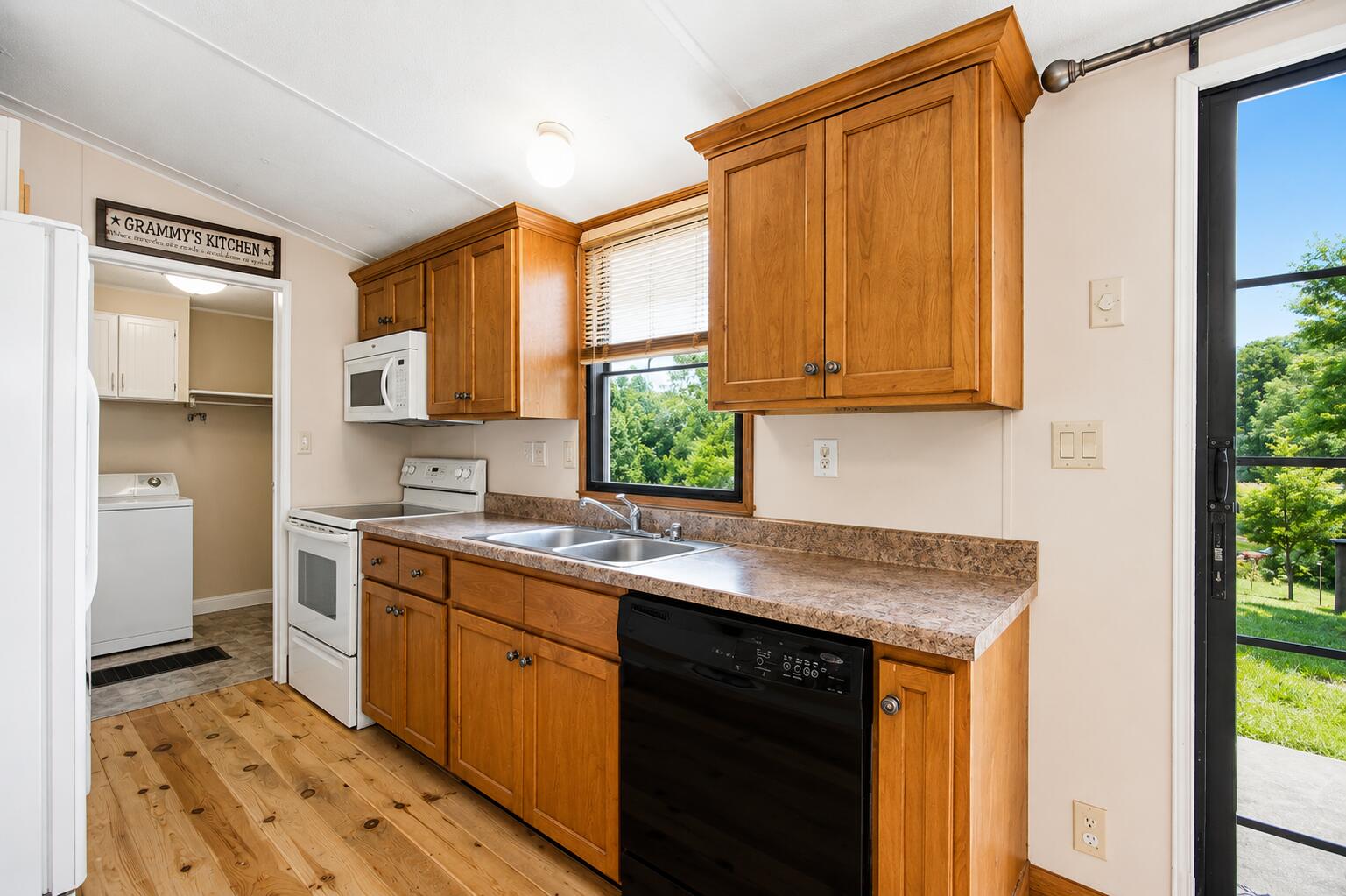 7609 Mahan Gap Road Ooltewah, TN 37363 - Photo 5 of 19 kitchen cleaned up