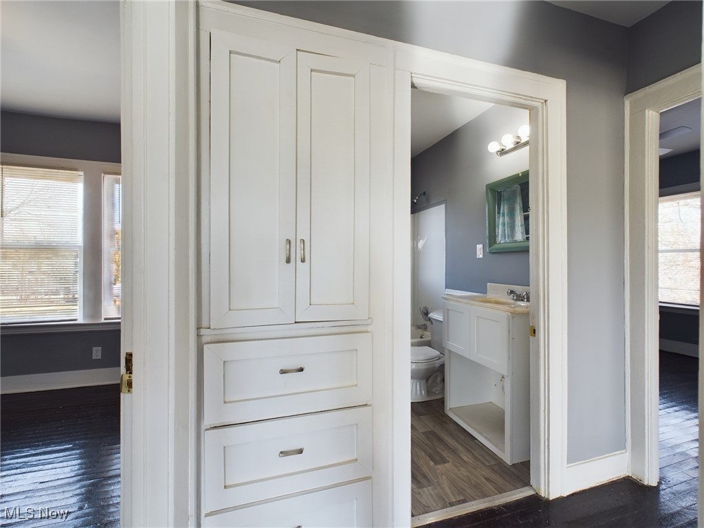 469 Arbor Road Cleveland, OH 44108 - Photo 18 of 47 Gallery Image 18