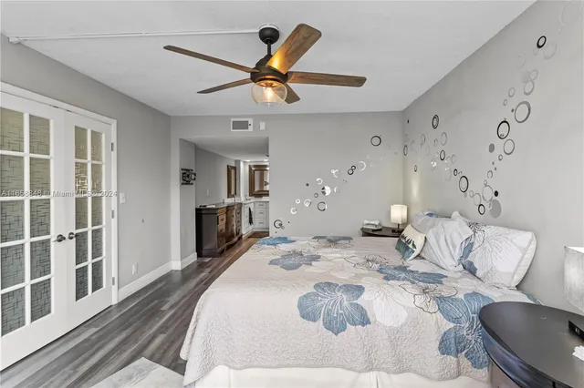 $2,850 | 3980 Oaks Clubhouse Drive, Unit 303, Pompano Beach, FL 33069