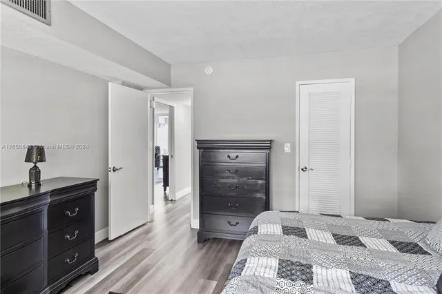 $2,850 | 3980 Oaks Clubhouse Drive, Unit 303, Pompano Beach, FL 33069