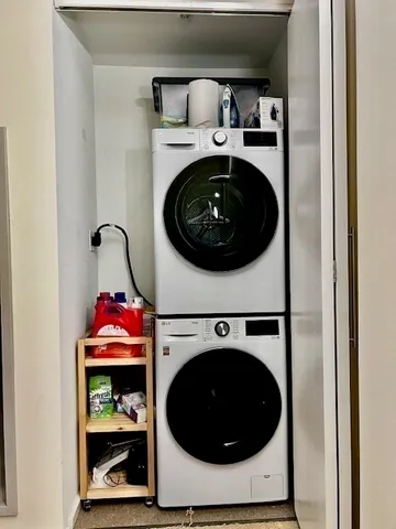 $948,000 | 2 Earhart Street, Unit 121, Cambridge, MA 02141