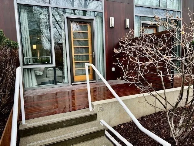 $948,000 | 2 Earhart Street, Unit 121, Cambridge, MA 02141