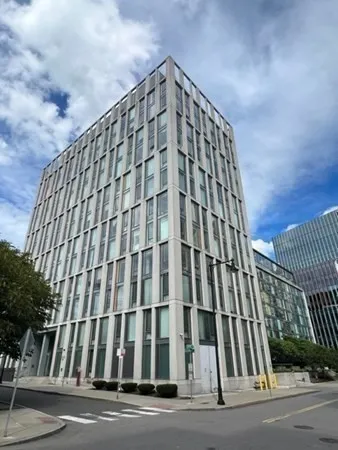 $948,000 | 2 Earhart Street, Unit 121, Cambridge, MA 02141