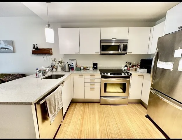 $948,000 | 2 Earhart Street, Unit 121, Cambridge, MA 02141