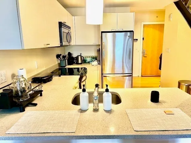 $948,000 | 2 Earhart Street, Unit 121, Cambridge, MA 02141