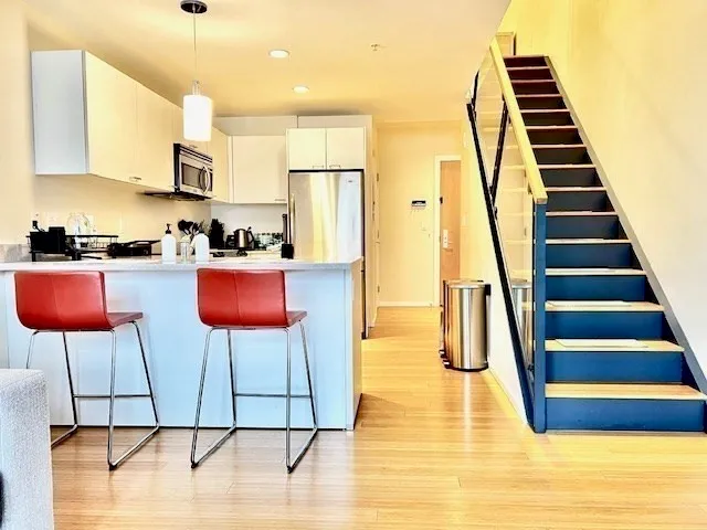 $948,000 | 2 Earhart Street, Unit 121, Cambridge, MA 02141
