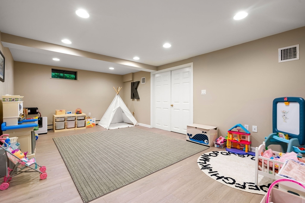 35 Wycliffe Road Walpole, MA 02032 - Photo 31 of 40 Gallery Image 31