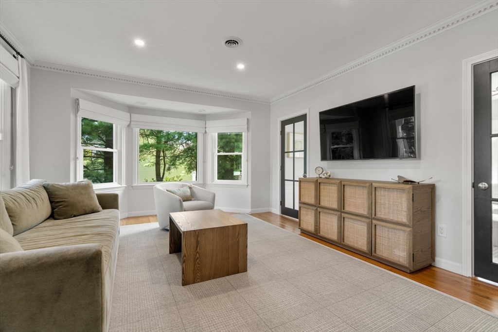 35 Wycliffe Road Walpole, MA 02032 - Photo 8 of 40 Gallery Image 8