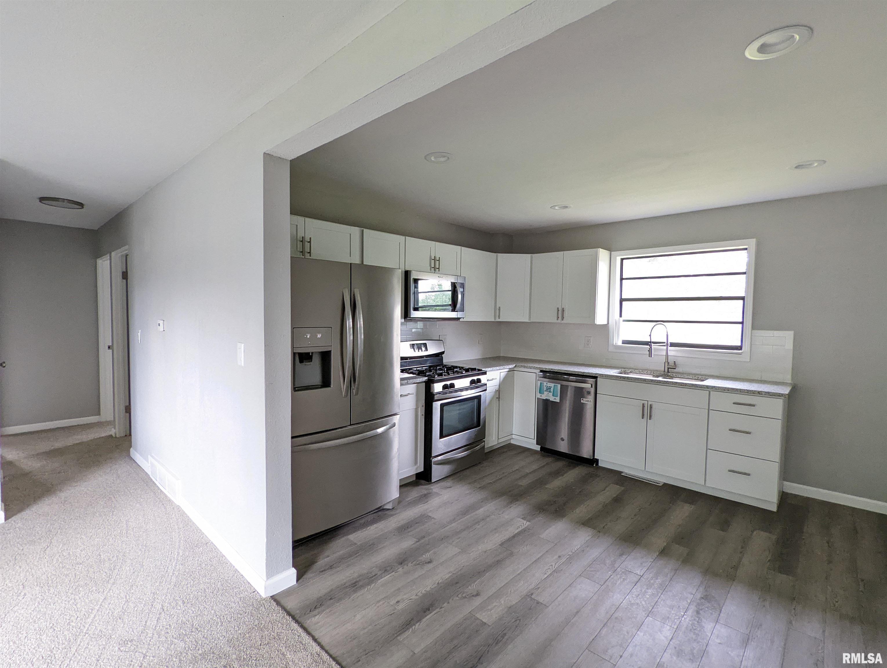 307 Elmhurst Drive Washington, IL 61571 - Photo 11 of 87