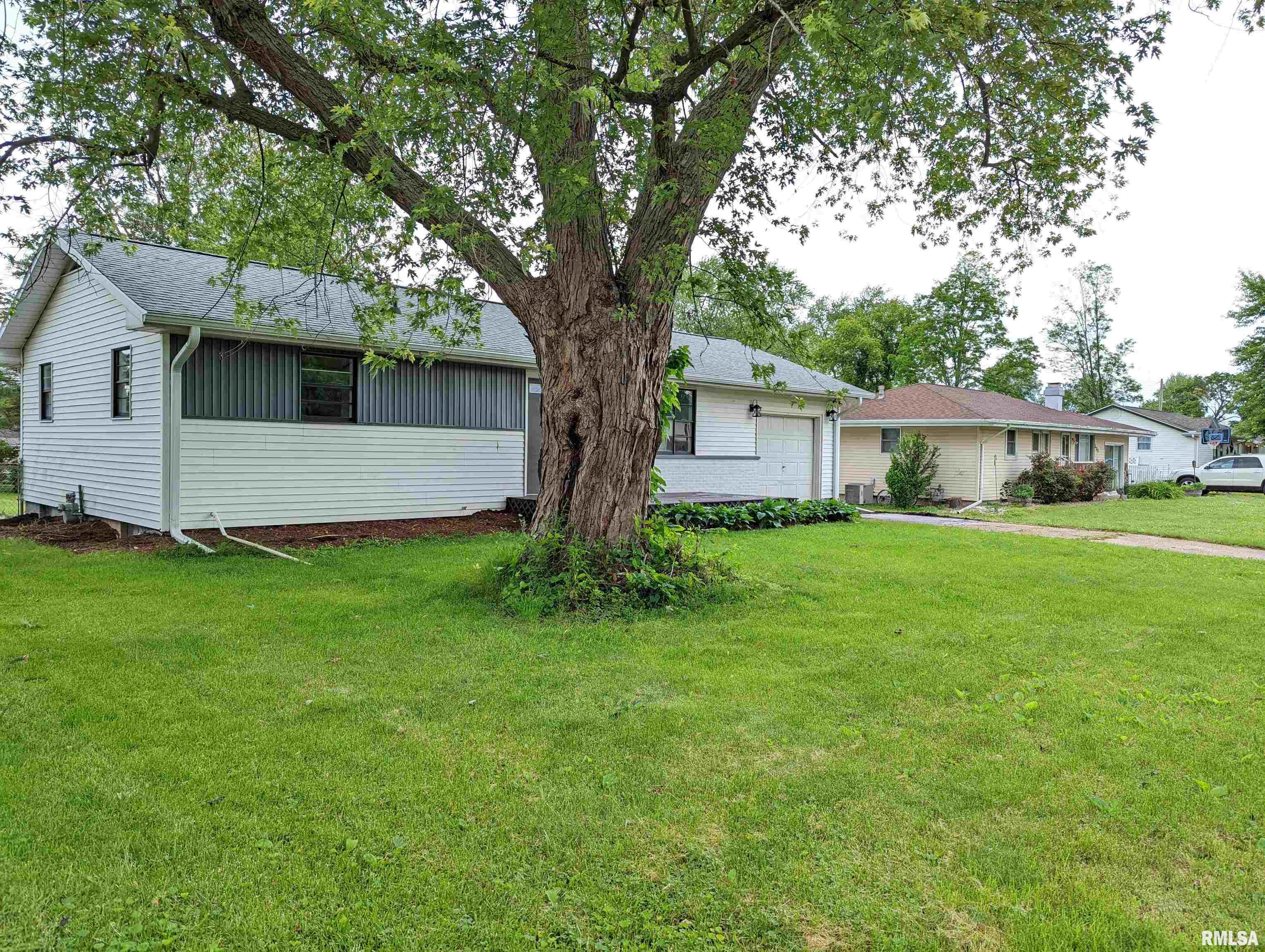 307 Elmhurst Drive Washington, IL 61571 - Photo 4 of 87