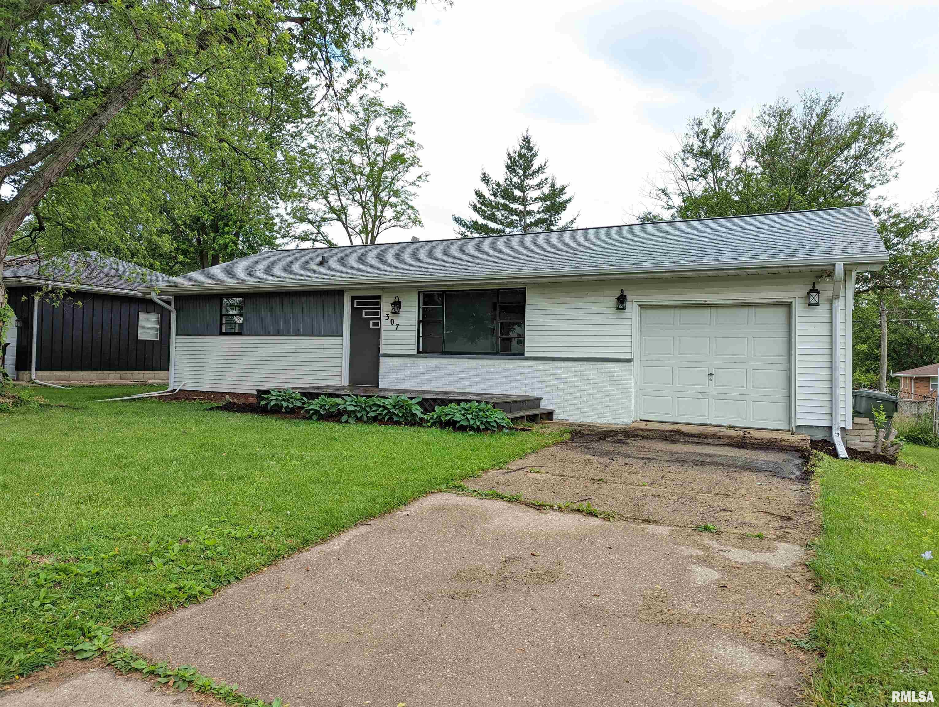 307 Elmhurst Drive Washington, IL 61571 - Photo 6 of 87