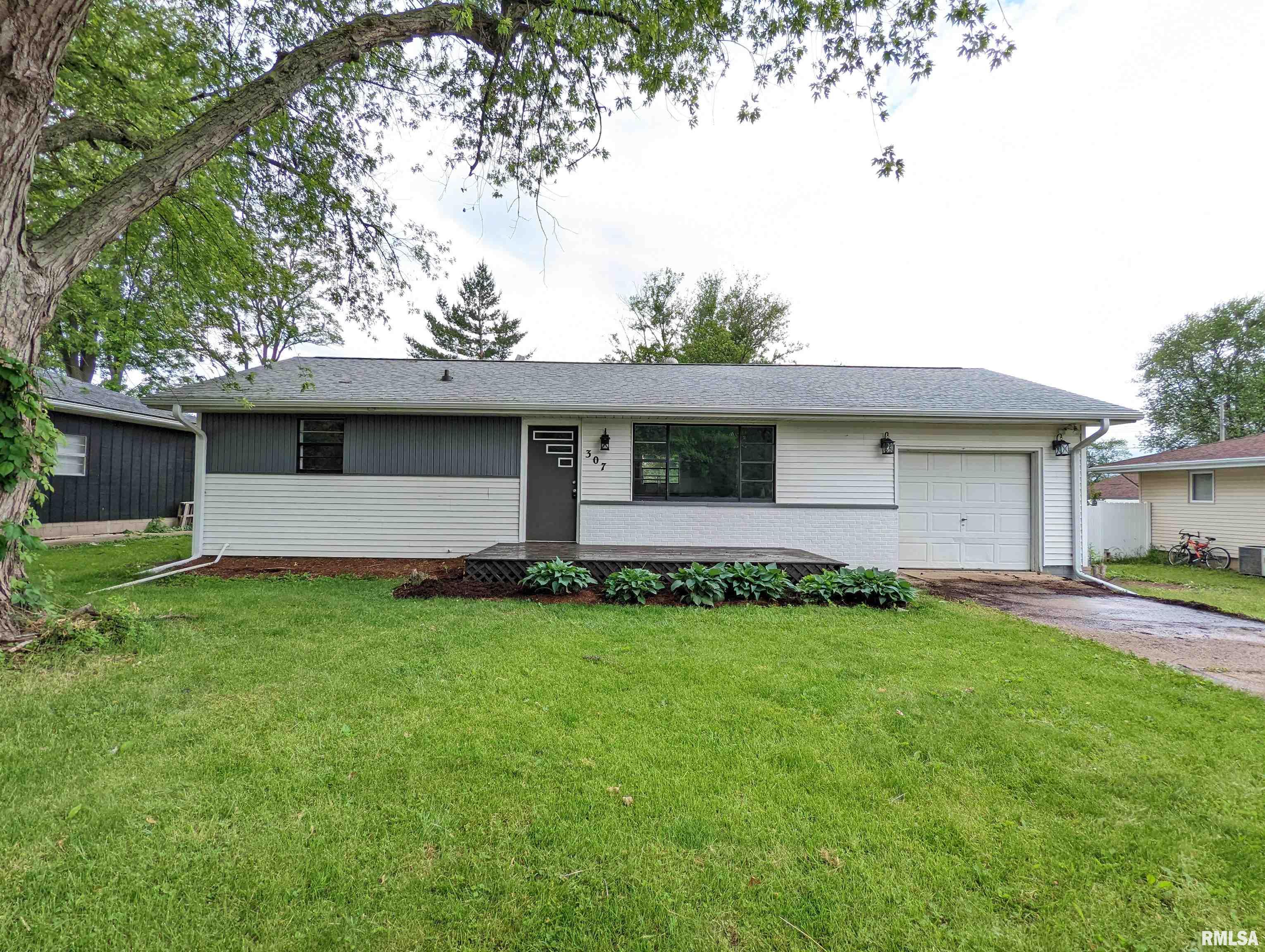 307 Elmhurst Drive Washington, IL 61571 - Photo 9 of 87