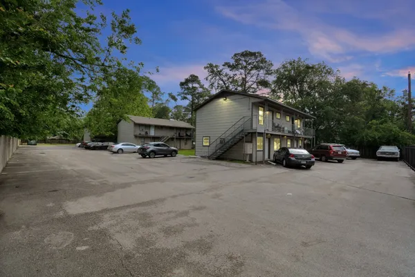 $850 | 9211 North Green River Drive, Unit 6, Houston, TX 77078