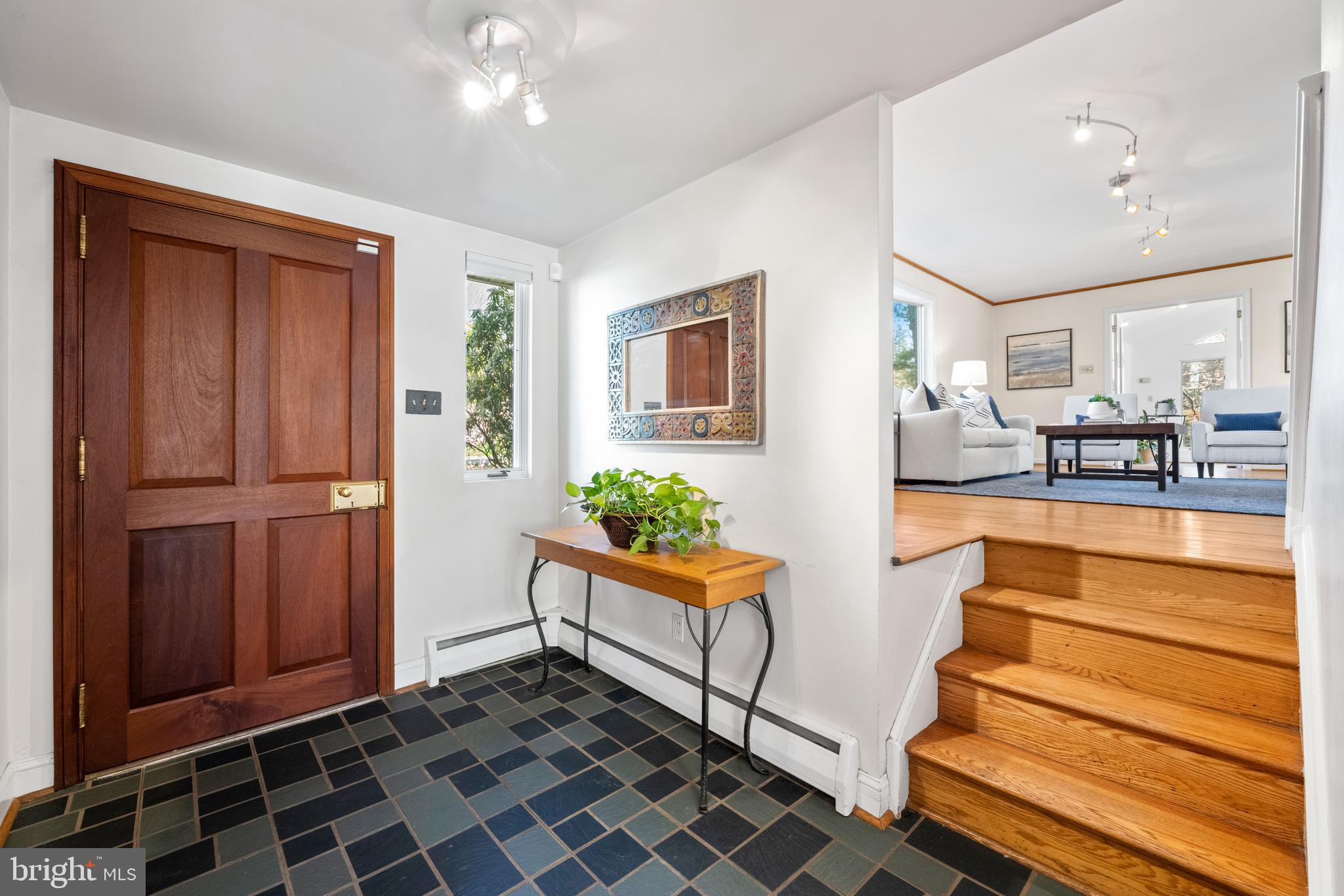 420 Heatherwood Lane Devon, PA 19333 - Photo 3 of 47 Foyer