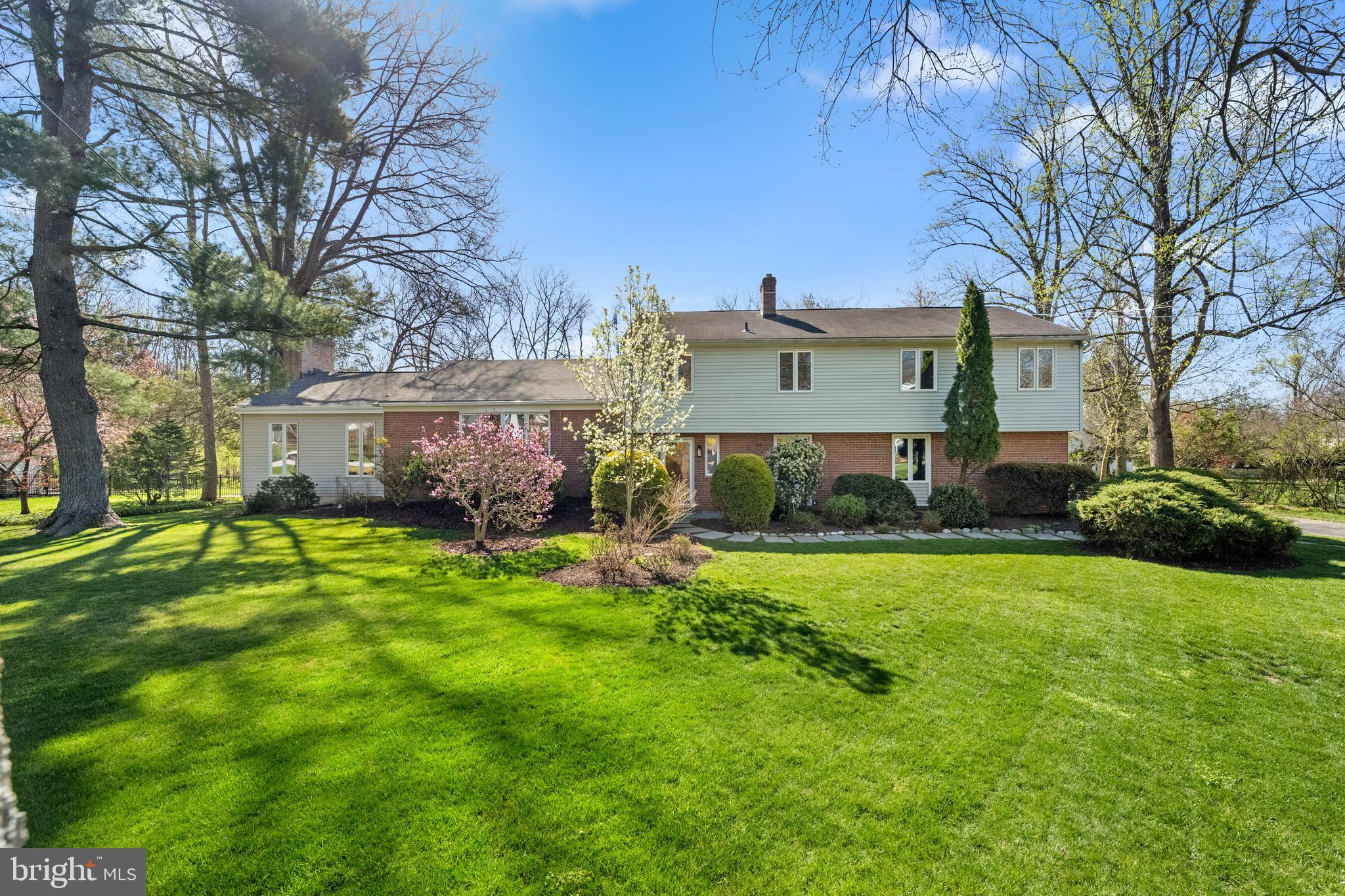 420 Heatherwood Lane Devon, PA 19333 - Photo 34 of 47 Front Exterior