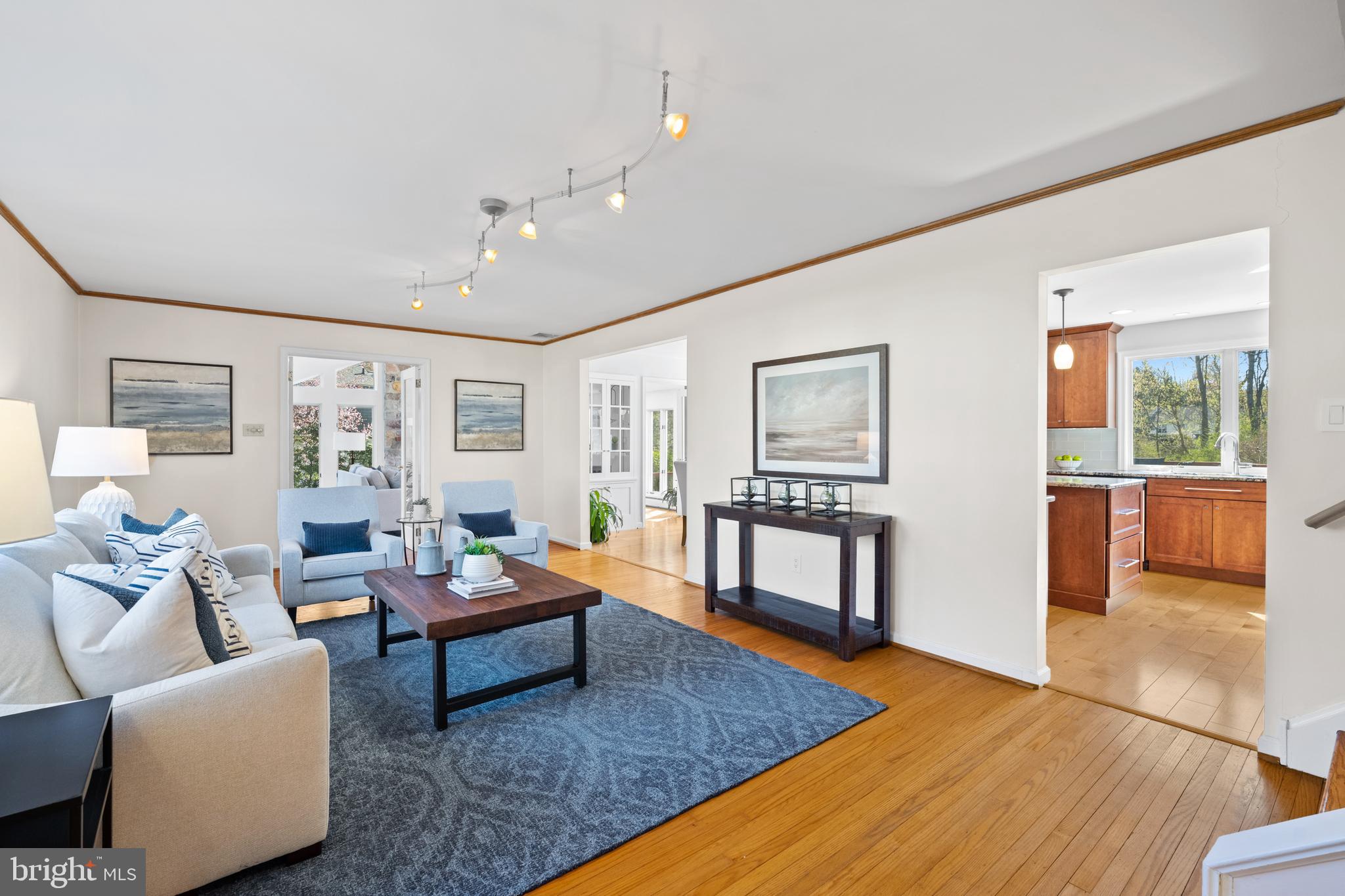 420 Heatherwood Lane Devon, PA 19333 - Photo 5 of 47 Living Room