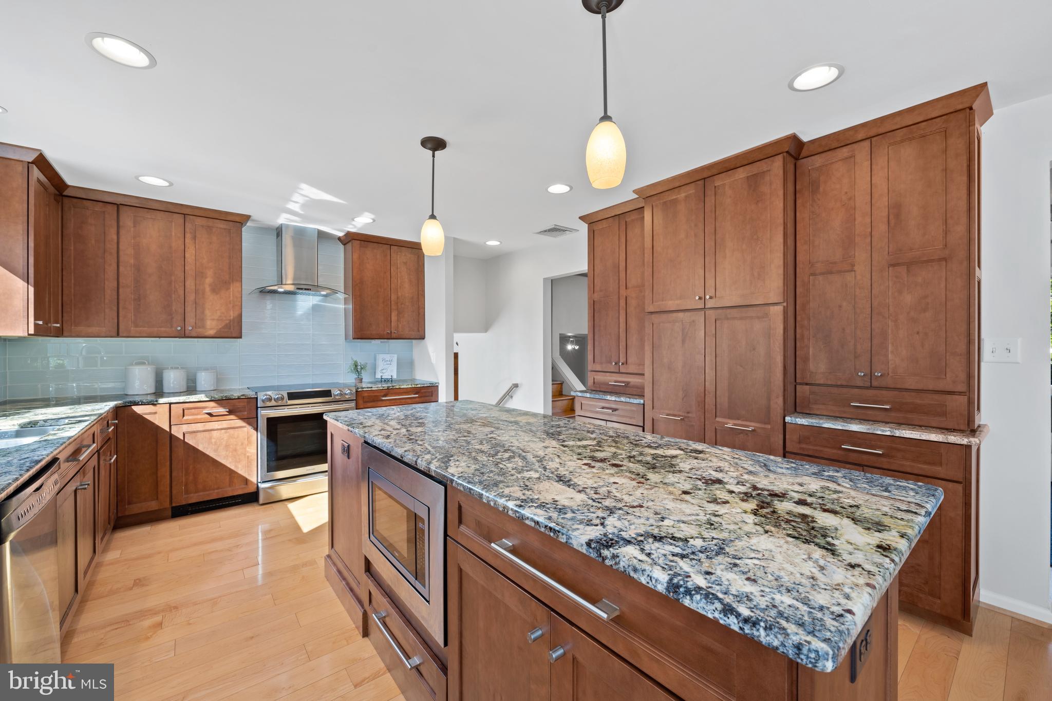 420 Heatherwood Lane Devon, PA 19333 - Photo 8 of 47 Kitchen