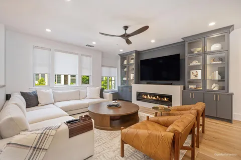 $1,099,900 | 2010 Vizcaya Walk, Sacramento, CA 95818