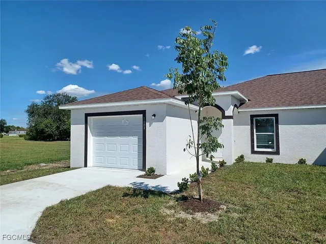 $1,600 | 1109 Southeast 5th Court, Cape Coral, FL 33990