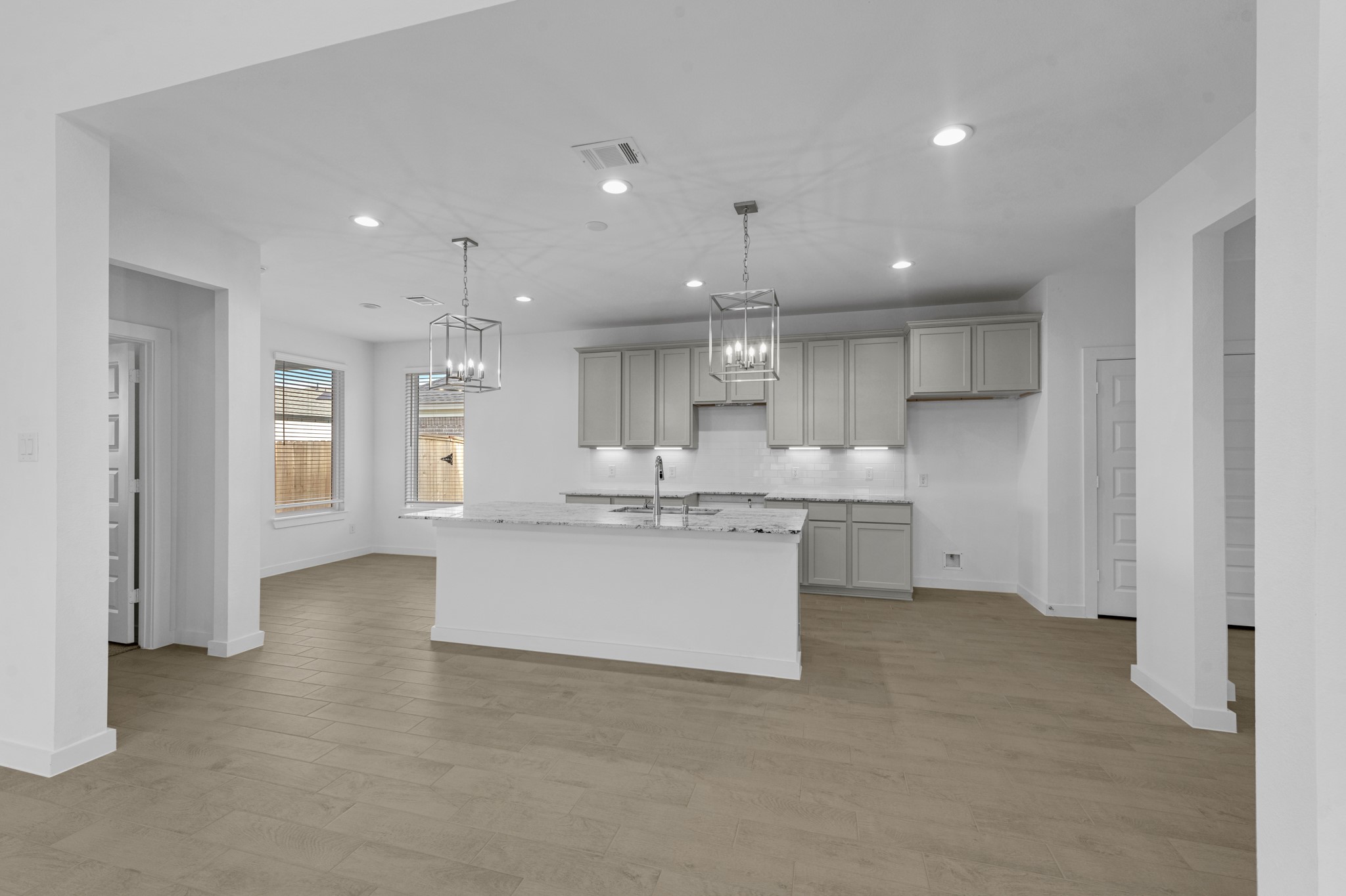 8715 Mallow Rose Way Rosharon, TX 77583 - Photo 3 of 34 Gallery Image 3