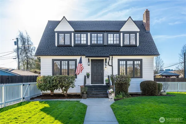 $850,000 | 926 Lewis Avenue, Sumner, WA 98390