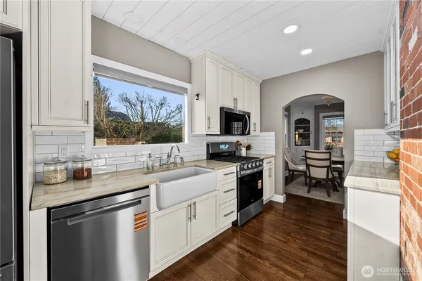 $850,000 | 926 Lewis Avenue, Sumner, WA 98390