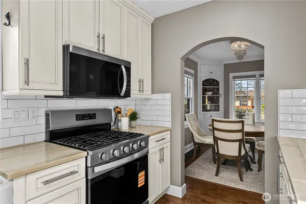 $850,000 | 926 Lewis Avenue, Sumner, WA 98390