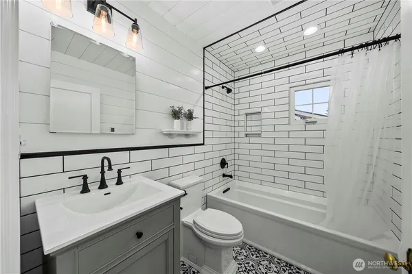 $850,000 | 926 Lewis Avenue, Sumner, WA 98390