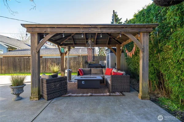 $850,000 | 926 Lewis Avenue, Sumner, WA 98390