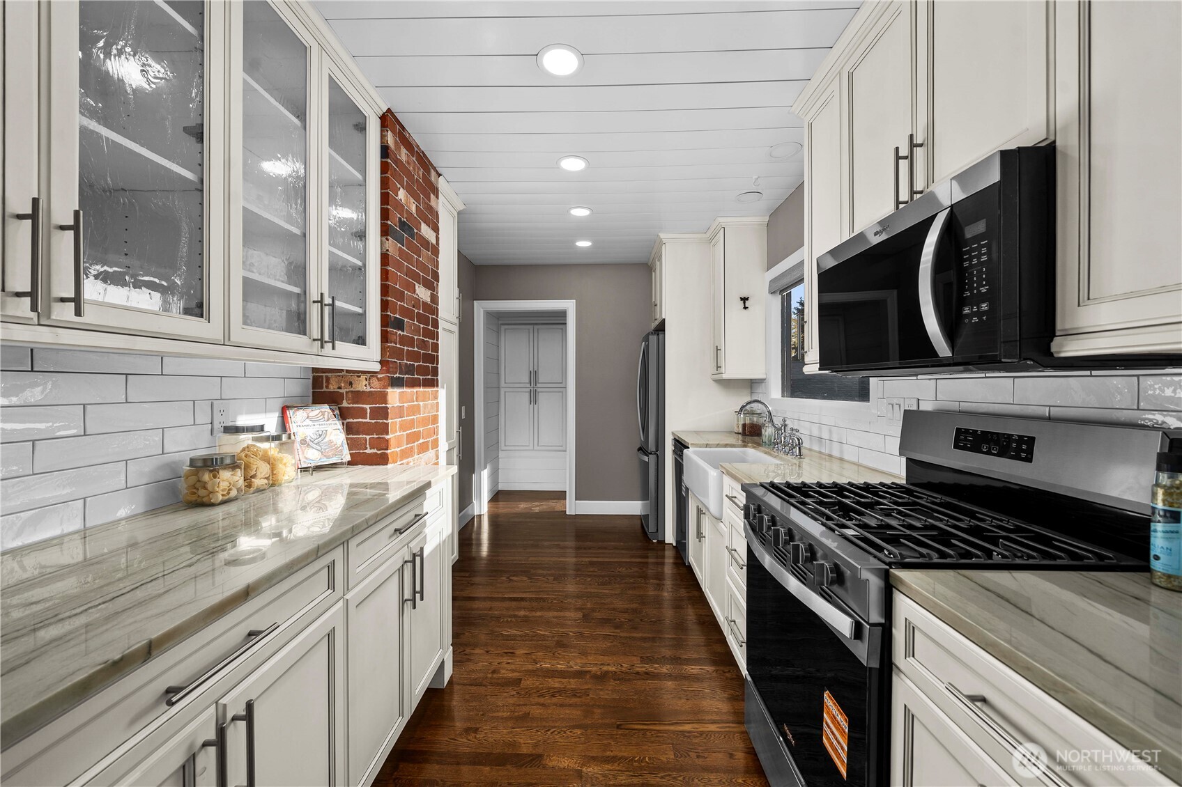 926 Lewis Avenue Sumner, WA 98390 - Photo 10 of 39