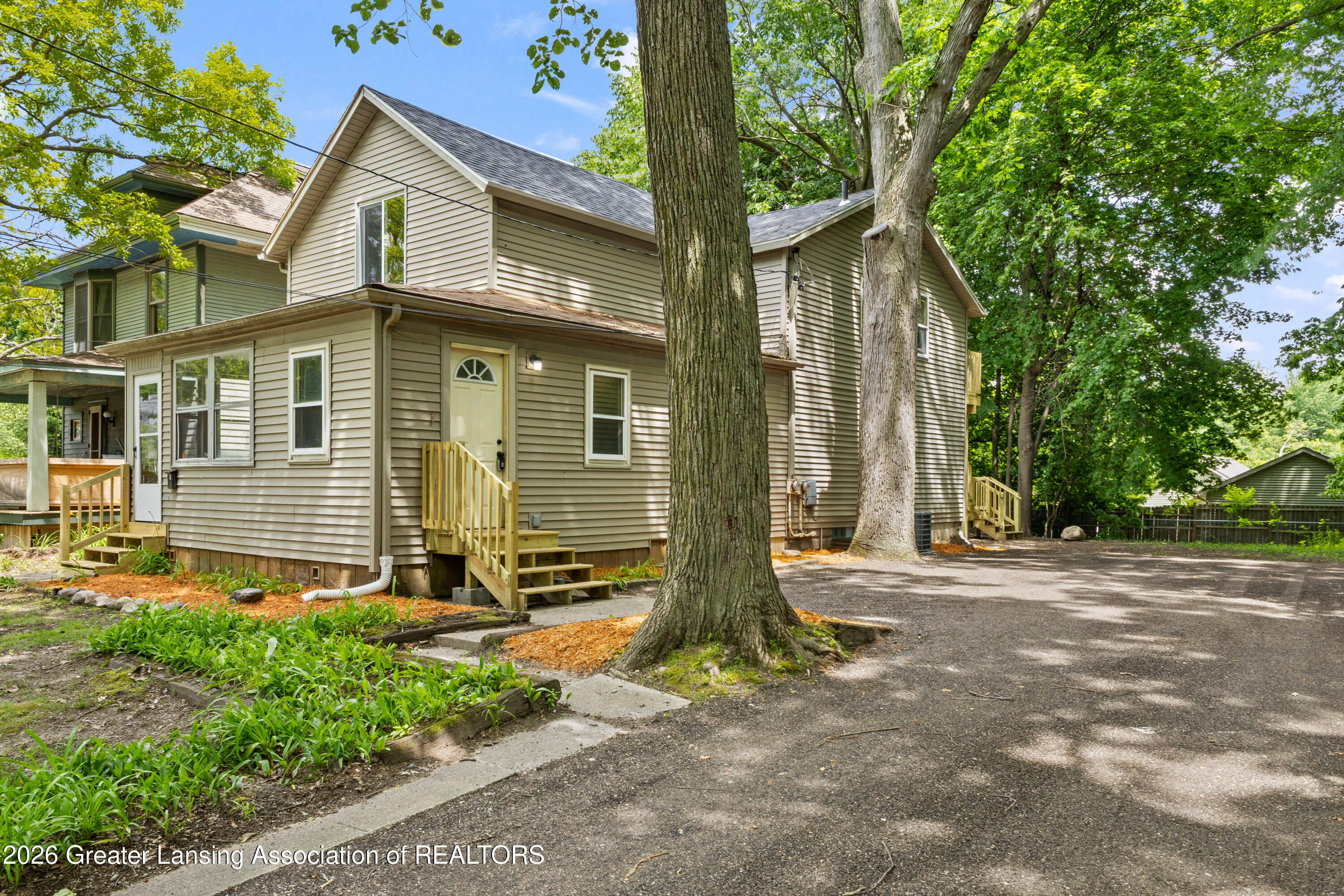 607 Shepard Street Lansing, MI 48912 - Photo 4 of 35 IMG_3082