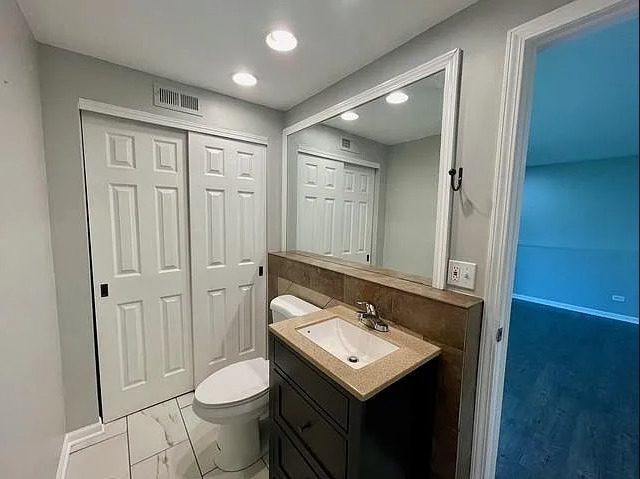 168 Farm Gate Lane Bolingbrook, IL 60440 - Photo 14 of 17