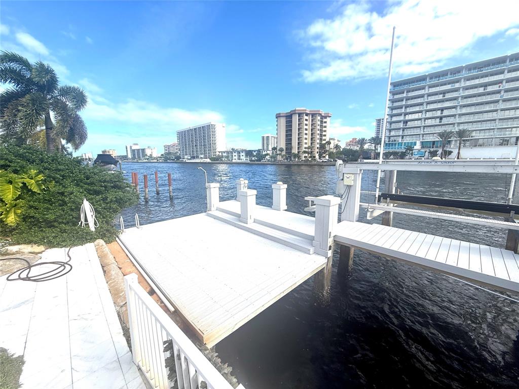 720 Northeast 28th Avenue Pompano Beach, FL 33062 - Photo 4 of 32