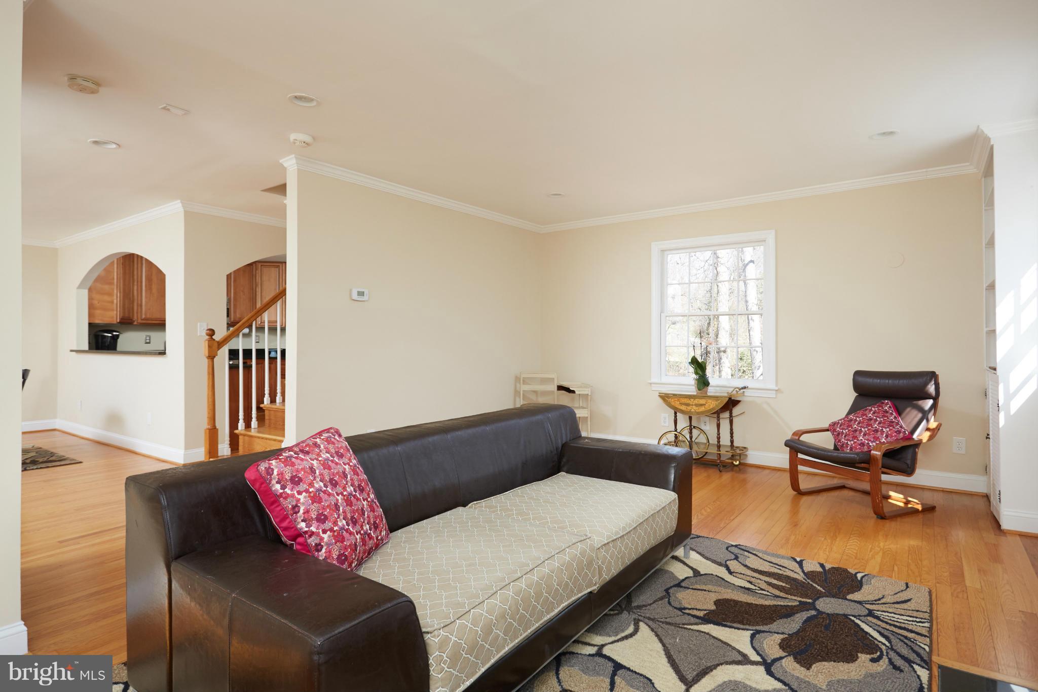 5963 Wilton Road Alexandria, VA 22310 - Photo 3 of 30 Living Room