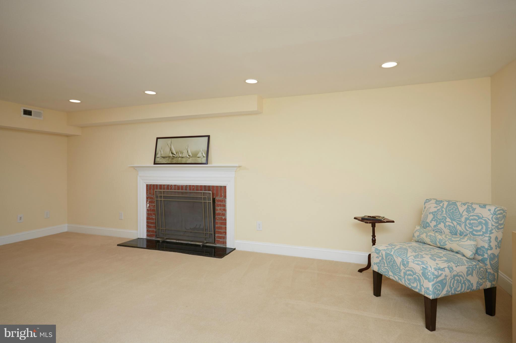 5963 Wilton Road Alexandria, VA 22310 - Photo 21 of 30 Family Room