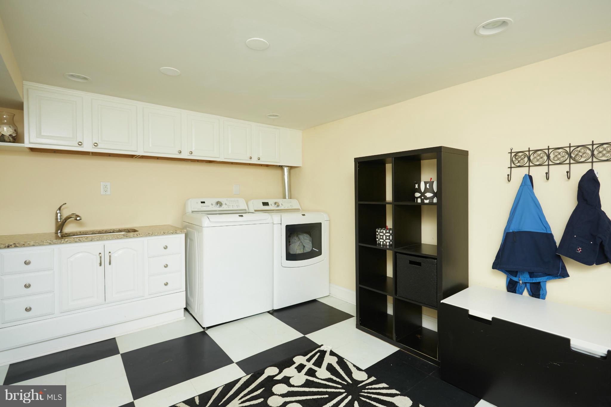 5963 Wilton Road Alexandria, VA 22310 - Photo 23 of 30 Washer / Dryer