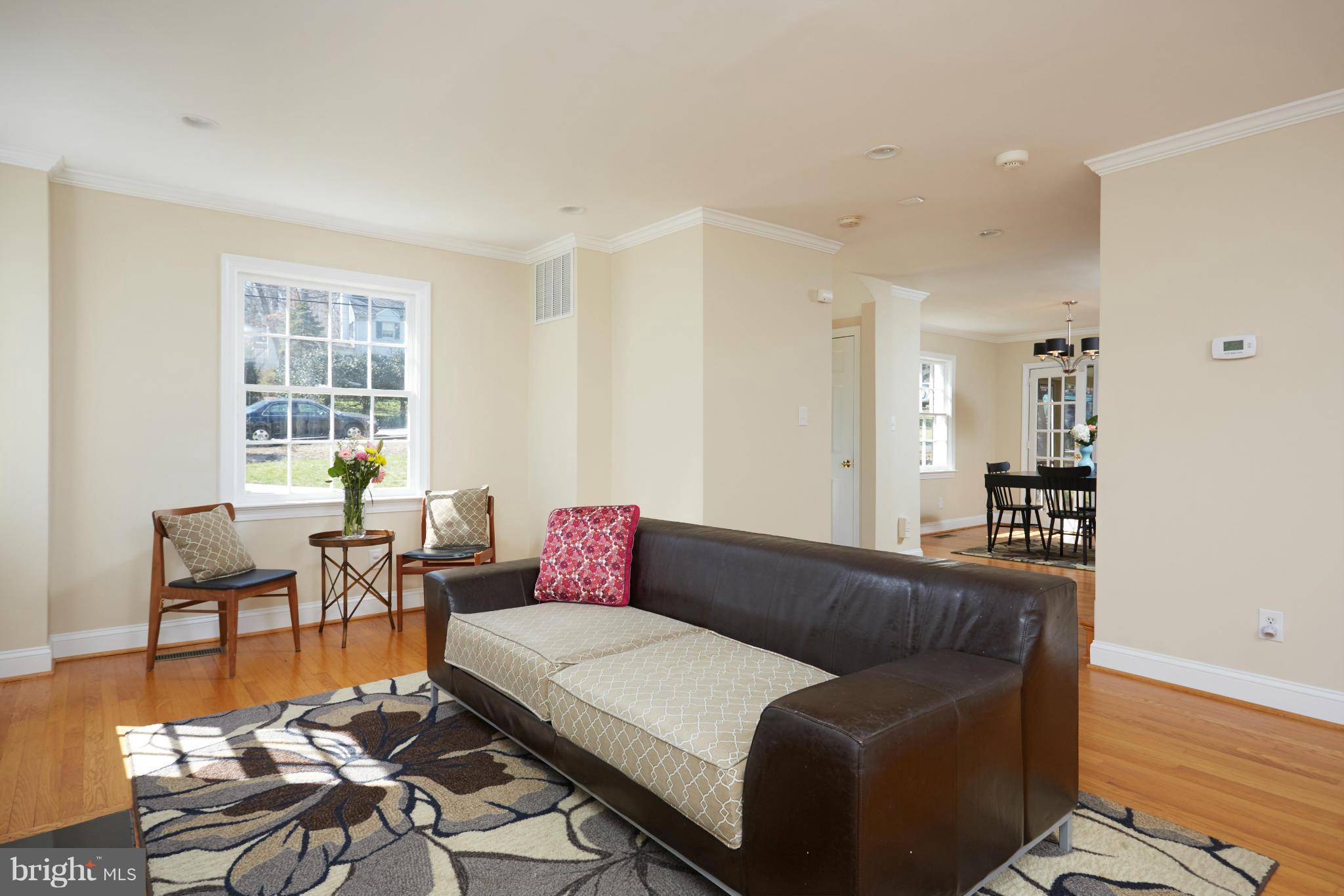 5963 Wilton Road Alexandria, VA 22310 - Photo 5 of 30 Living Room