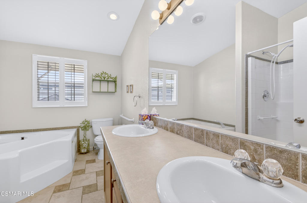 195 Tierra Rejada Road, Unit 60 Simi Valley, CA 93065 - Photo 14 of 25