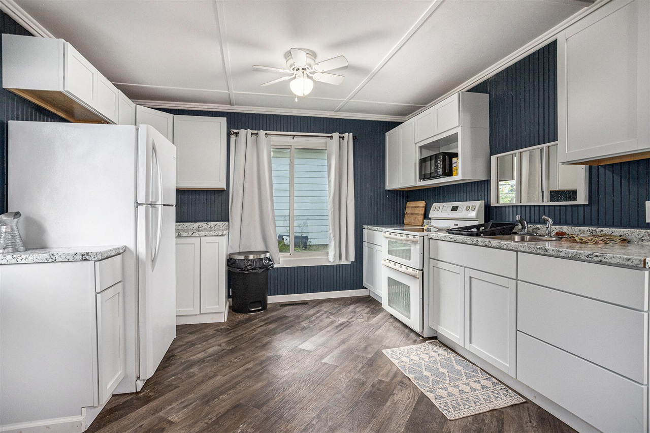 917 Elm Street Colon, MI 49040 - Photo 10 of 24