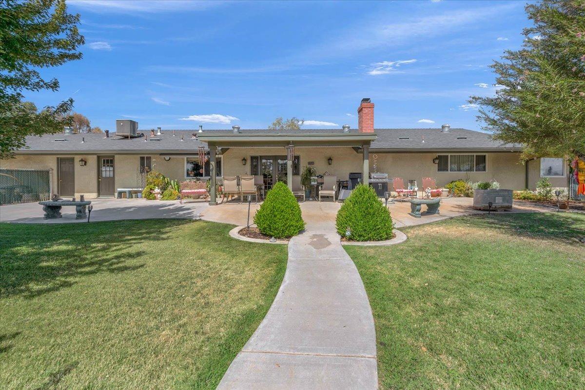 16397 Road 37 Madera, CA 93636 - Photo 35 of 74 Very well planned backyard areas.