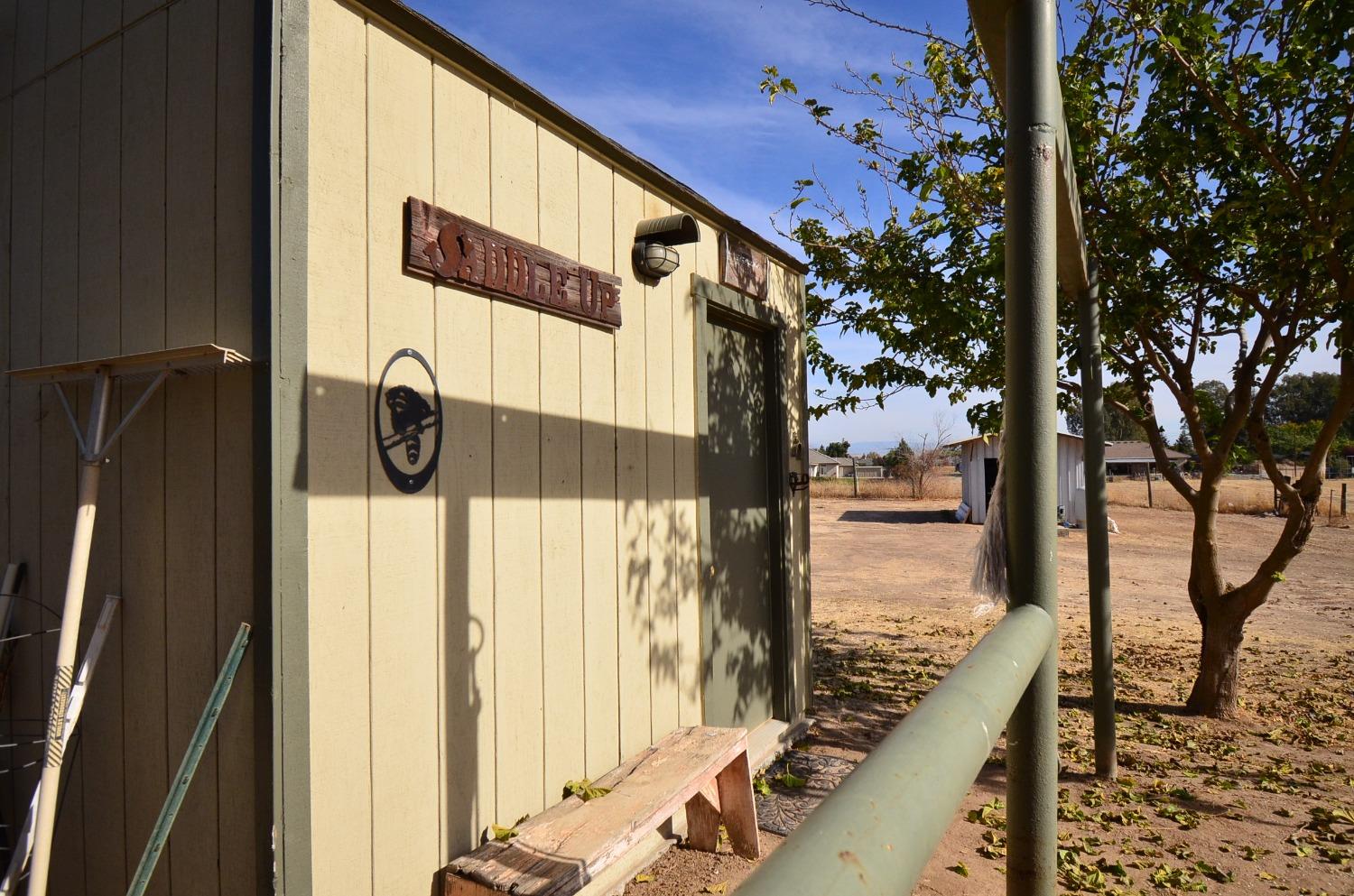 16397 Road 37 Madera, CA 93636 - Photo 59 of 74 a view of a balcony
