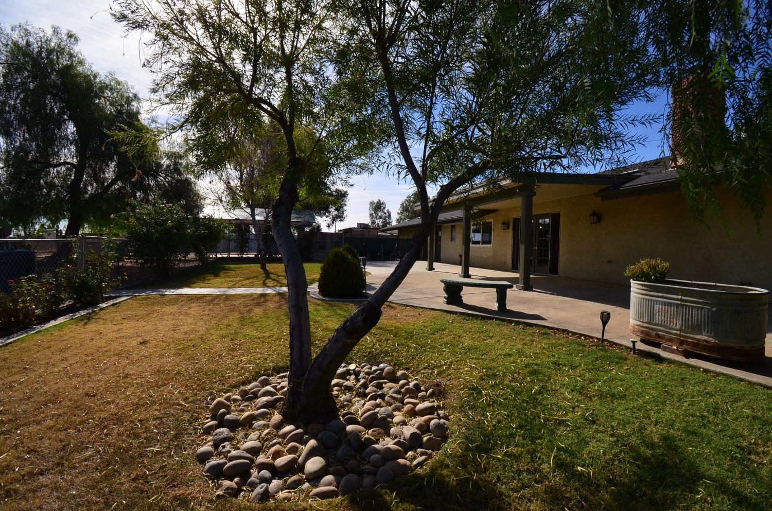 16397 Road 37 Madera, CA 93636 - Photo 74 of 74 a view of a swimming pool with a patio