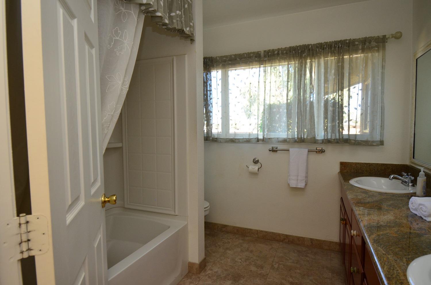 16397 Road 37 Madera, CA 93636 - Photo 8 of 74