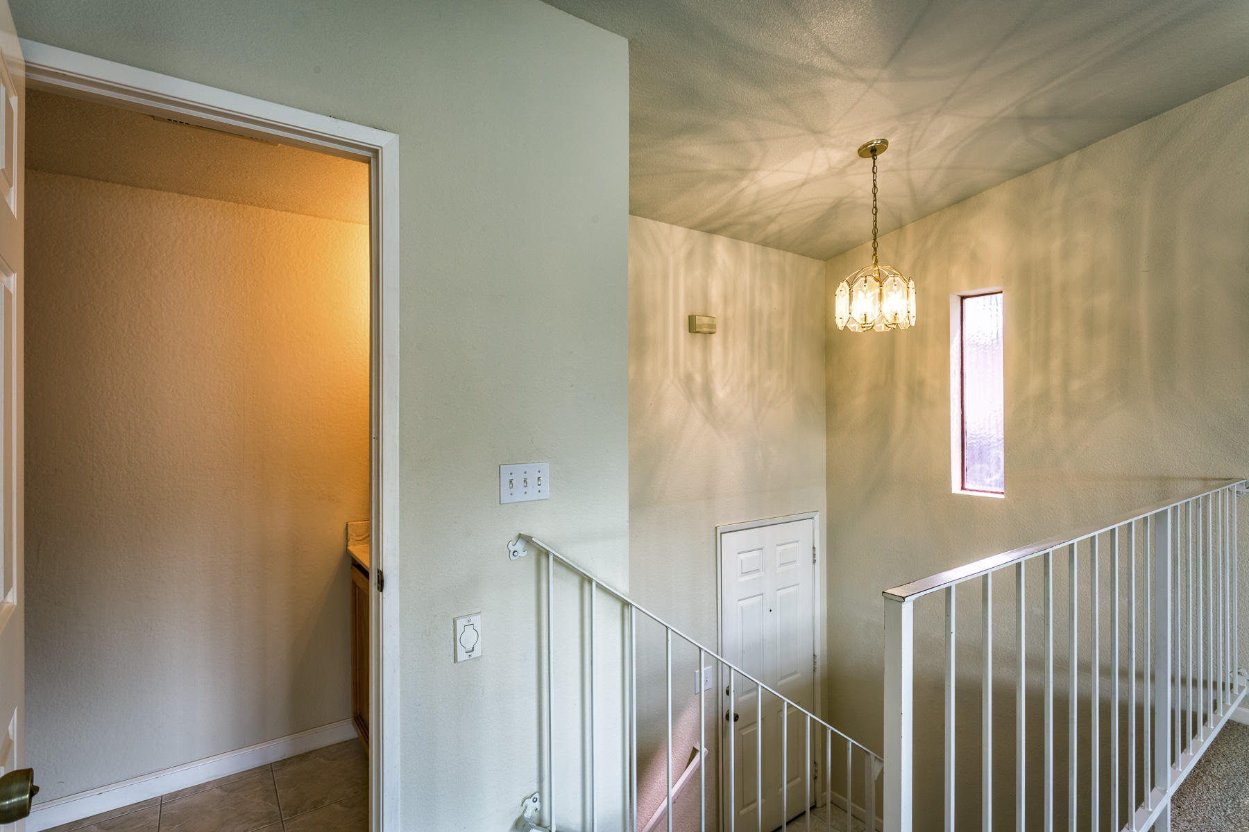 200 Ridgetop Drive, Unit 7 Redding, CA 96003 - Photo 11 of 29 Split entry